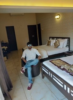 Jay - Male escort in Ahmedabad Photo 1 of 2