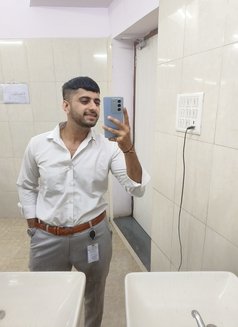 Jay - Male escort in Mumbai Photo 1 of 4