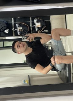 Boy Toy - Acompañantes masculino in Manila Photo 4 of 8
