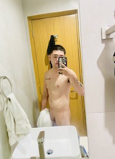 Boy Toy - Acompañantes masculino in Manila Photo 5 of 8