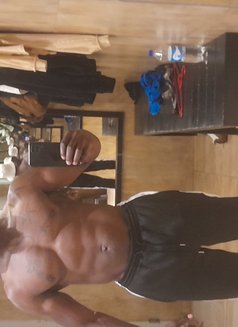 Jay Jay - masseur in Nairobi Photo 2 of 3