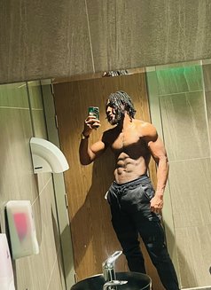 Jay Jey - Acompañantes masculino in Al Manama Photo 7 of 18