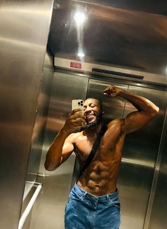 Jay Jey - Acompañantes masculino in Al Manama Photo 9 of 18