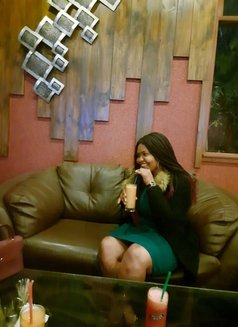 Jay - puta in Dar es Salaam Photo 1 of 3