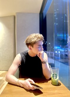 Jayden - Male escort in Singapore Photo 4 of 5