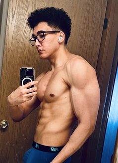 Jayson 8inch - Male escort in Bangkok Photo 1 of 5