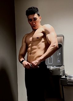 Jayson 8inch - Male escort in Bangkok Photo 2 of 5