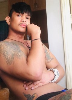 Jayson063020 - Male escort in Abu Dhabi Photo 3 of 8