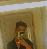 Jayu - Intérprete masculino de adultos in Ahmedabad