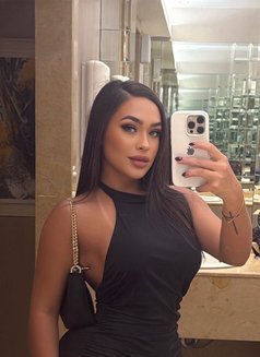 Jazmin - puta in Dubai Photo 5 of 10