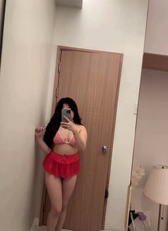 Jazzy - escort in Manila Photo 3 of 8