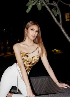 Jazzy - Transsexual escort in Hong Kong Photo 9 of 11