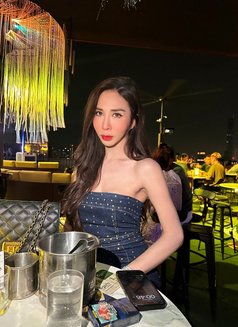 Jazzy - Transsexual escort in Singapore Photo 8 of 9
