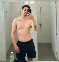 Leo - Male escort in Doha