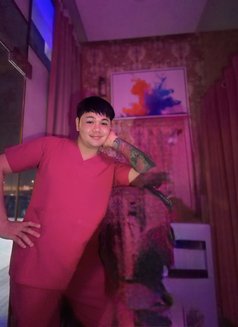 Leo - Male escort in Doha Photo 5 of 6