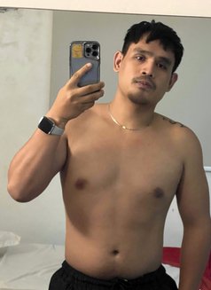 Jb Yanson - Male escort in Kuala Lumpur Photo 3 of 8
