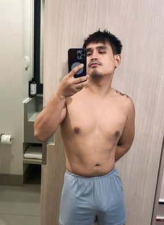 Jb Yanson - Male escort in Kuala Lumpur Photo 6 of 8