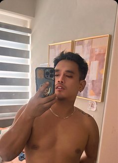 Jb Yanson - Male escort in Kuala Lumpur Photo 7 of 8