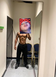 Jd 22 - Male escort in Dubai Photo 2 of 3