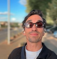 Jean - Male escort in Paris