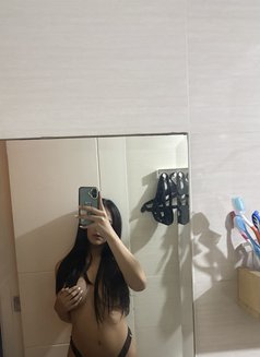 Jedolls - Transsexual escort in Manila Photo 4 of 7