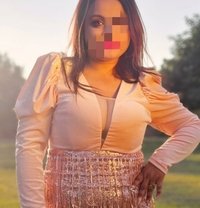 Cam girl - puta in Navi Mumbai