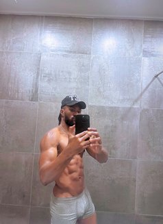 Jeff - Male escort in Nairobi Photo 9 of 14