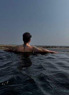 Jeff Newbie - Male escort in Abu Dhabi Photo 2 of 2