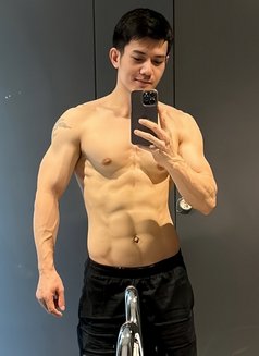 Jeff - Male escort in Bangkok Photo 2 of 3