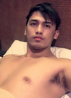 Jeigh Soriano - Male escort in Makati City Photo 5 of 10