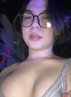 Jeimmy - Transsexual escort in Manila Photo 2 of 6
