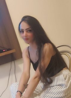 Jeje - escort in Beirut Photo 4 of 5