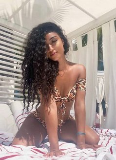 Jemima - escort in Abu Dhabi Photo 3 of 4