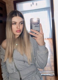 Jemma - escort in Dubai Photo 5 of 9