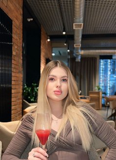 Jemma - escort in Dubai Photo 7 of 9