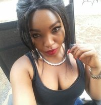 Jen - adult performer in Nairobi