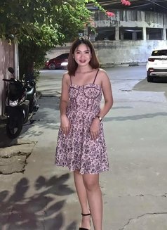 Jen - escort in Manila Photo 3 of 4