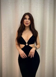 Jen: world class sex top/bottom/GFE - Transsexual escort in Dubai Photo 3 of 15