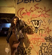 Jen: world class sex top/bottom/GFE - Transsexual escort in Dubai