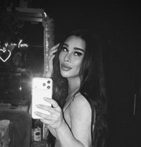 Jen: world class top/bottom/GFE/poppers - Transsexual escort in Dubai