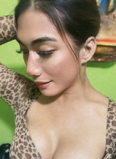 Jenalwayswet - Transsexual escort in Manila Photo 2 of 6