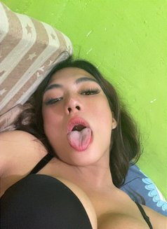 Jenalwayswet - Transsexual escort in Manila Photo 4 of 6