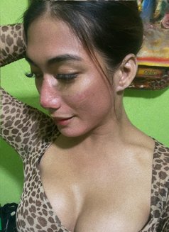 Jenalwayswet - Transsexual escort in Manila Photo 5 of 6