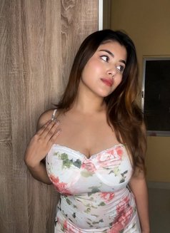 Jeni - escort in Kolkata Photo 3 of 3