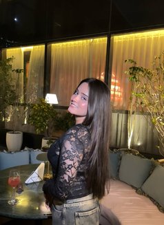 Jeni - escort in Mumbai Photo 2 of 4