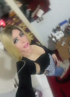 Jeni - Transsexual escort in Beirut Photo 22 of 23