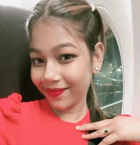 Jenifar - puta in Hyderabad