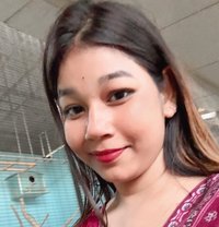 Jenifar - puta in Hyderabad
