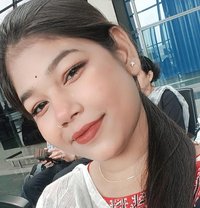 Jenifar - puta in Hyderabad