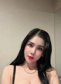 Jenifer - escort in Singapore Photo 1 of 3